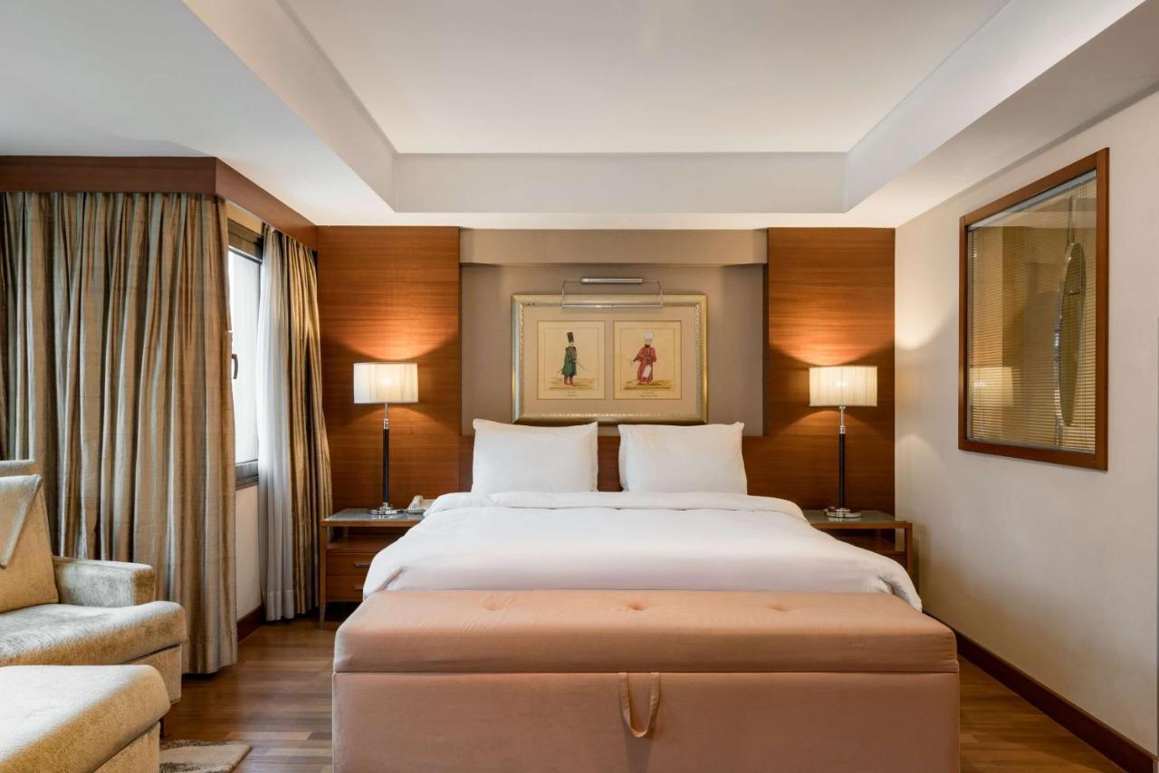 Radisson Blu Bosphorus Hotel Stambuł Zewnętrze zdjęcie A bedroom at the Taj Mahal Palace