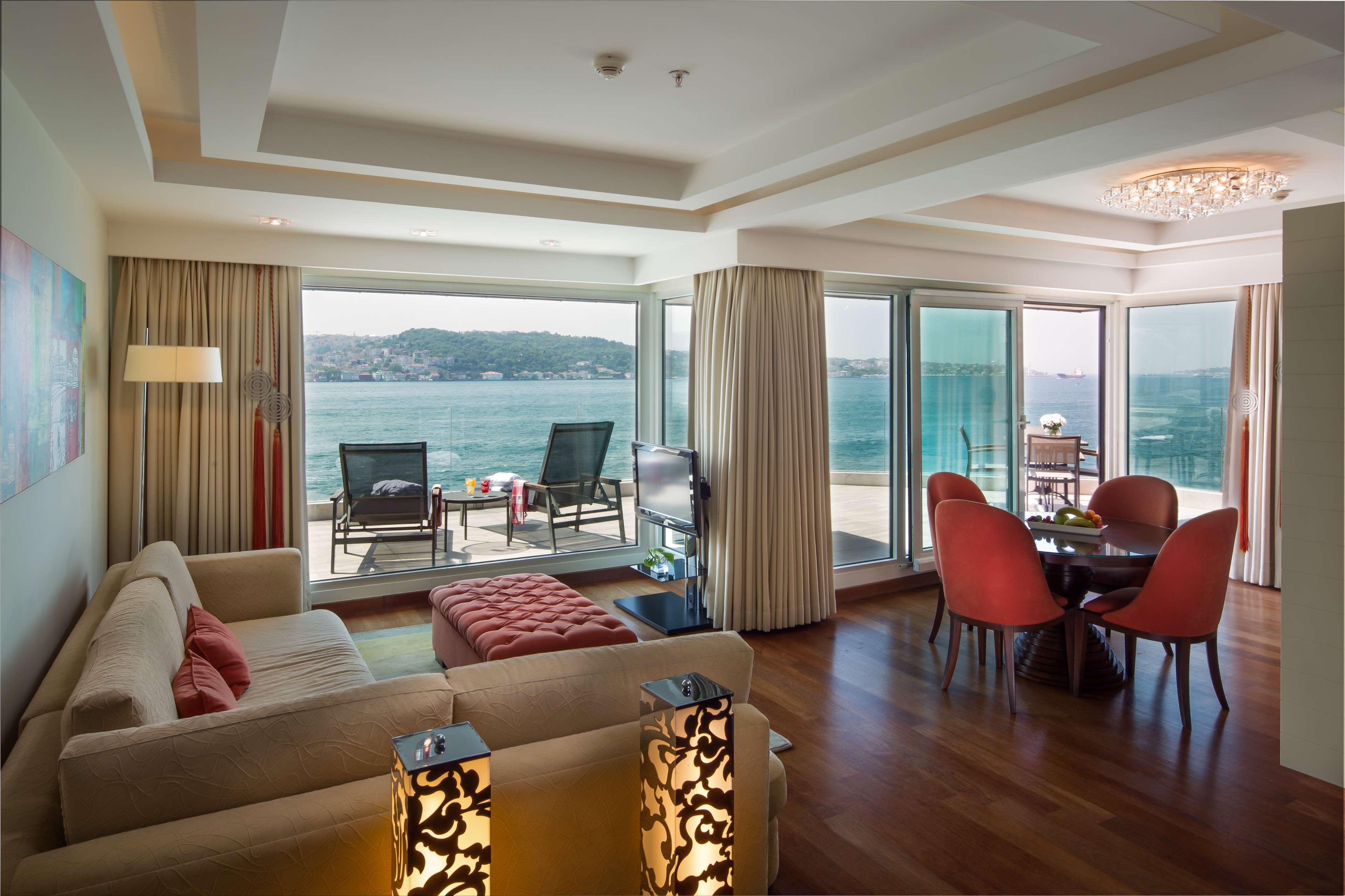 Radisson Blu Bosphorus Hotel Stambuł Zewnętrze zdjęcie A suite at the hotel