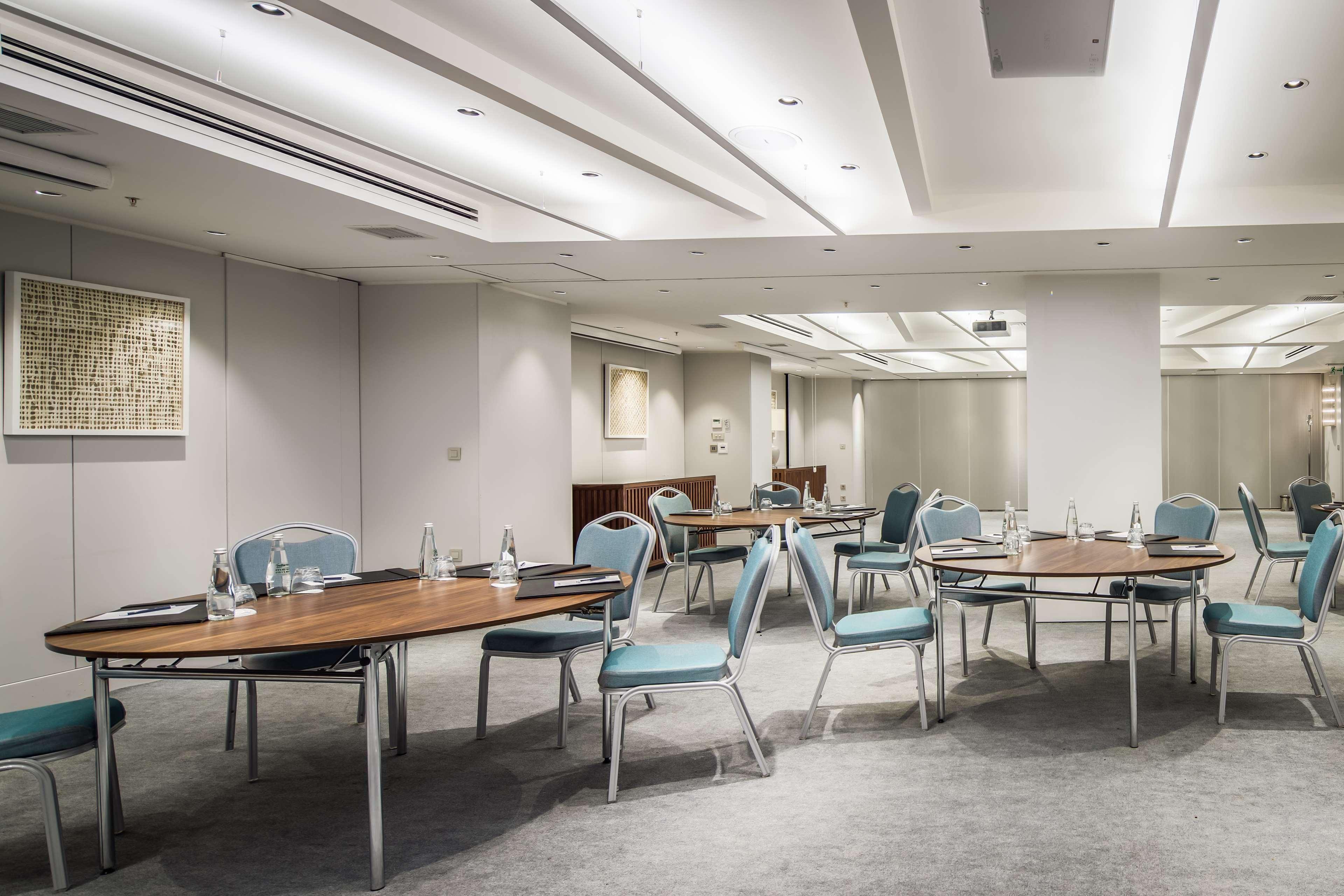 Radisson Blu Bosphorus Hotel Stambuł Zewnętrze zdjęcie The meeting room