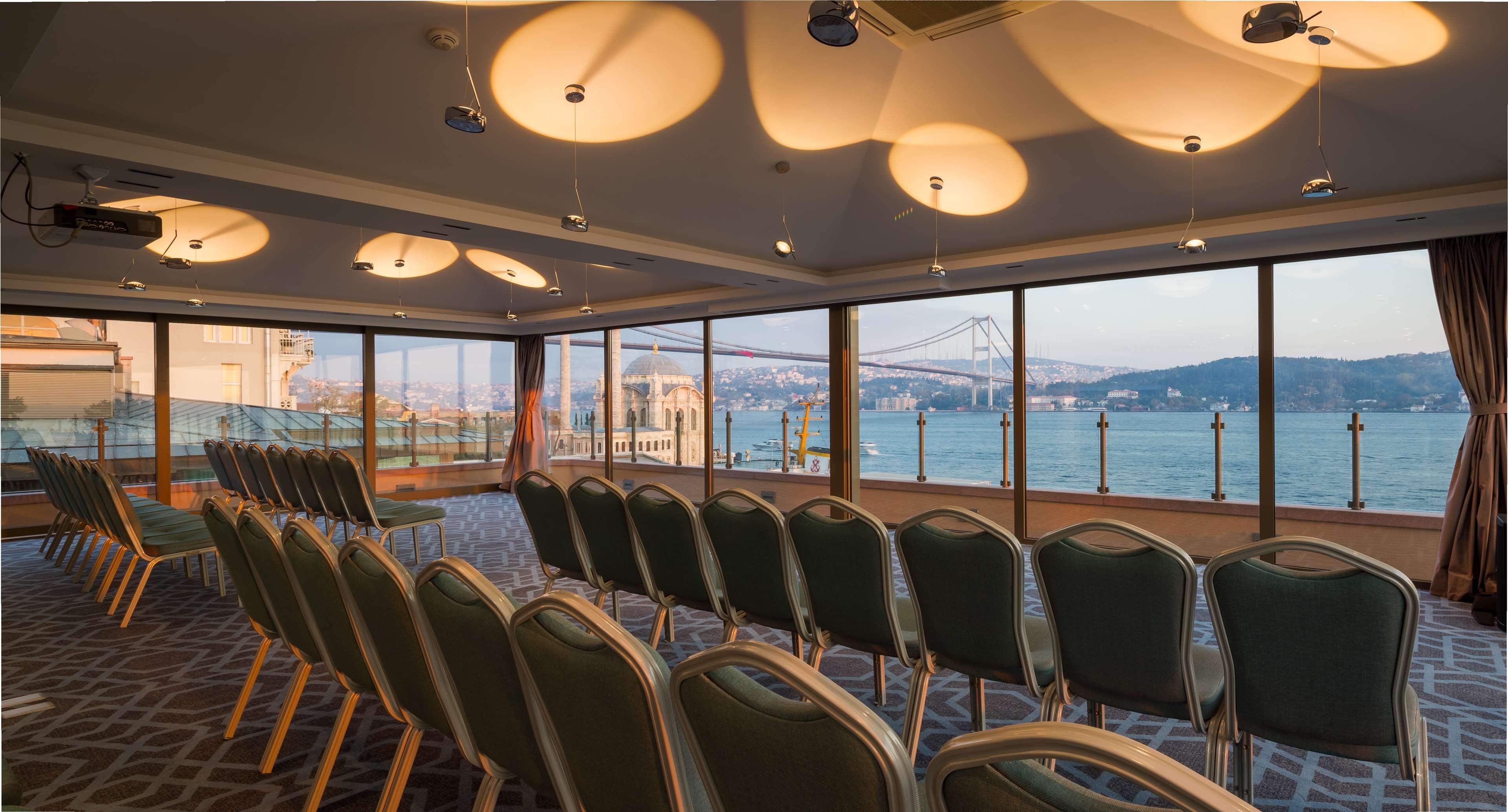 Radisson Blu Bosphorus Hotel Stambuł Zewnętrze zdjęcie The interior of the conference centre