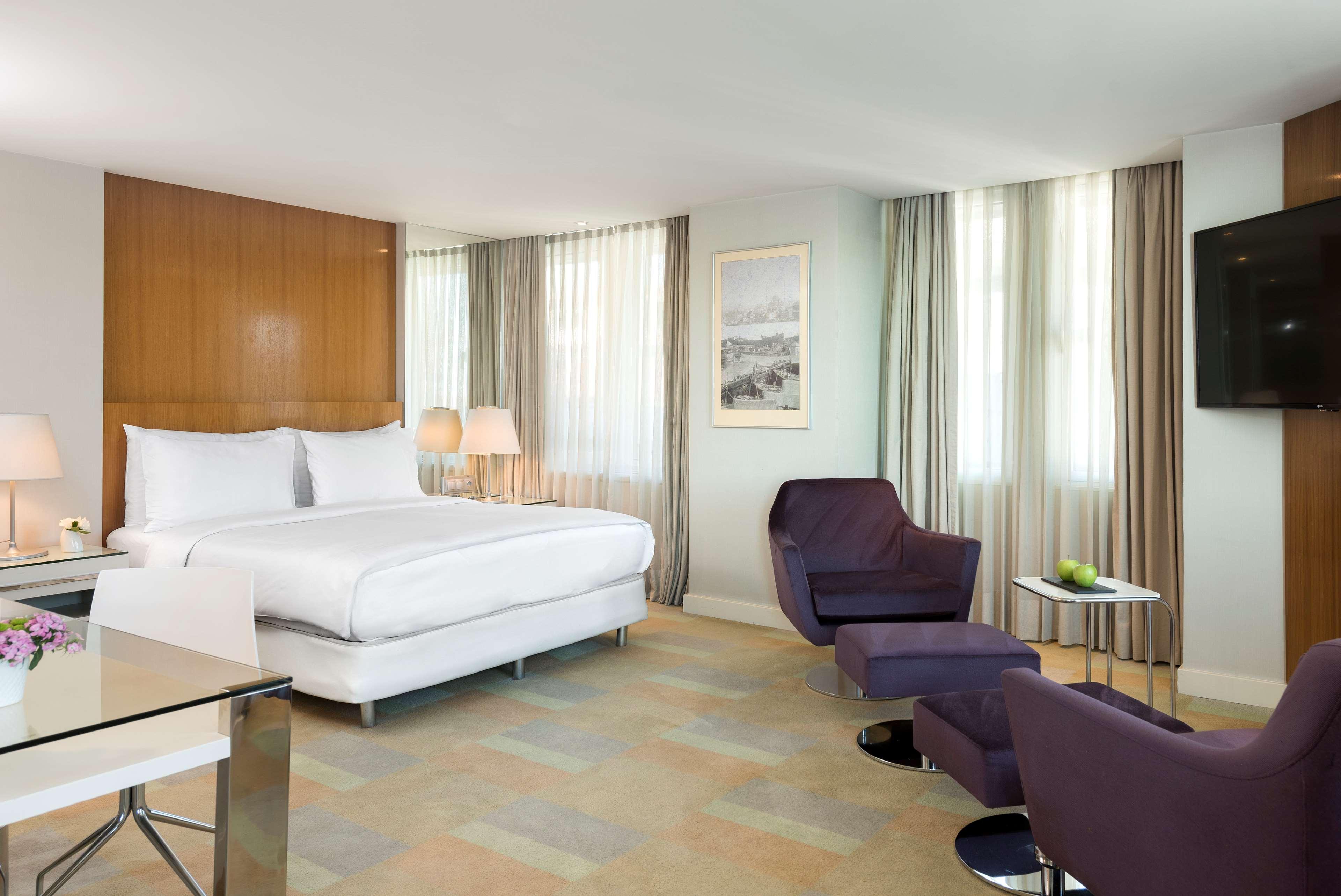 Radisson Blu Bosphorus Hotel Stambuł Zewnętrze zdjęcie A suite at the Hotel Brussels