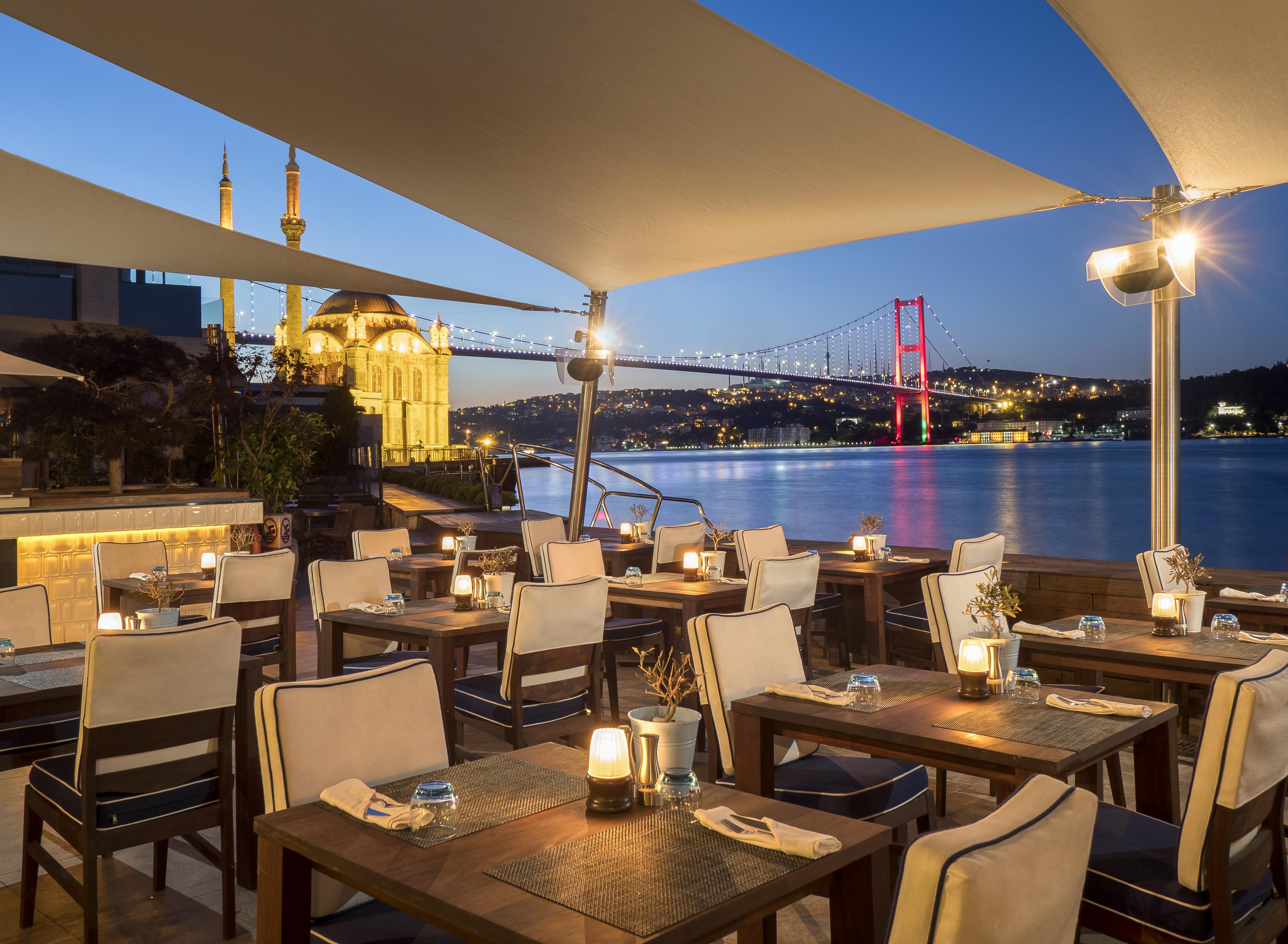 Radisson Blu Bosphorus Hotel Stambuł Zewnętrze zdjęcie Terrace at the Four Seasons Hotel Istanbul