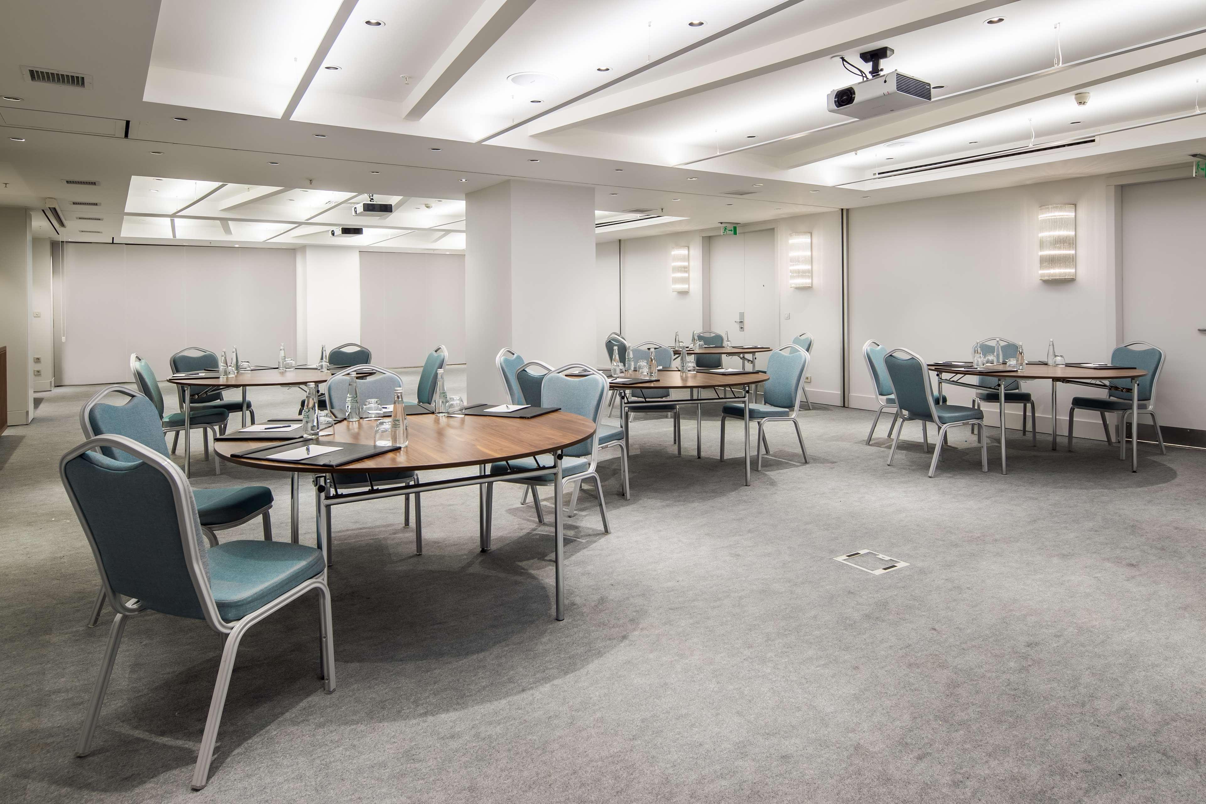 Radisson Blu Bosphorus Hotel Stambuł Zewnętrze zdjęcie The meeting room
