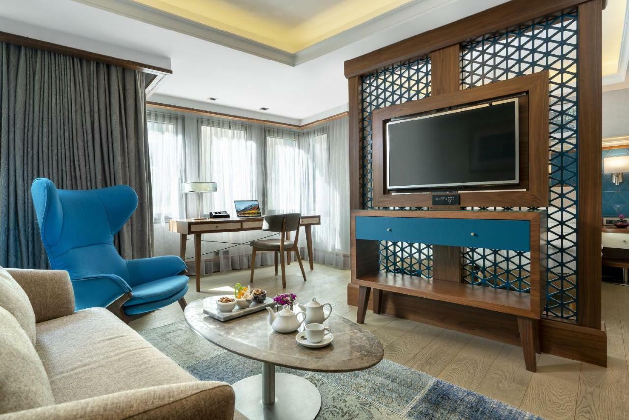 Radisson Blu Bosphorus Hotel Stambuł Zewnętrze zdjęcie A living room at the hotel