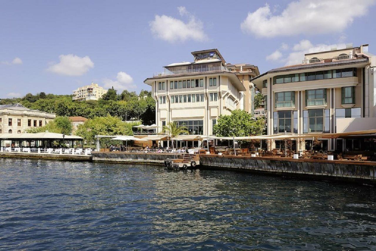 Radisson Blu Bosphorus Hotel Stambuł Zewnętrze zdjęcie The Four Seasons Hotel in Istanbul